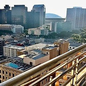 Meet your Posher, Earl